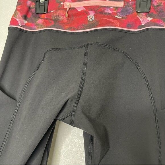 Lululemon 28” Ruched Speed Tight Legging 4 - Picture 3 of 6